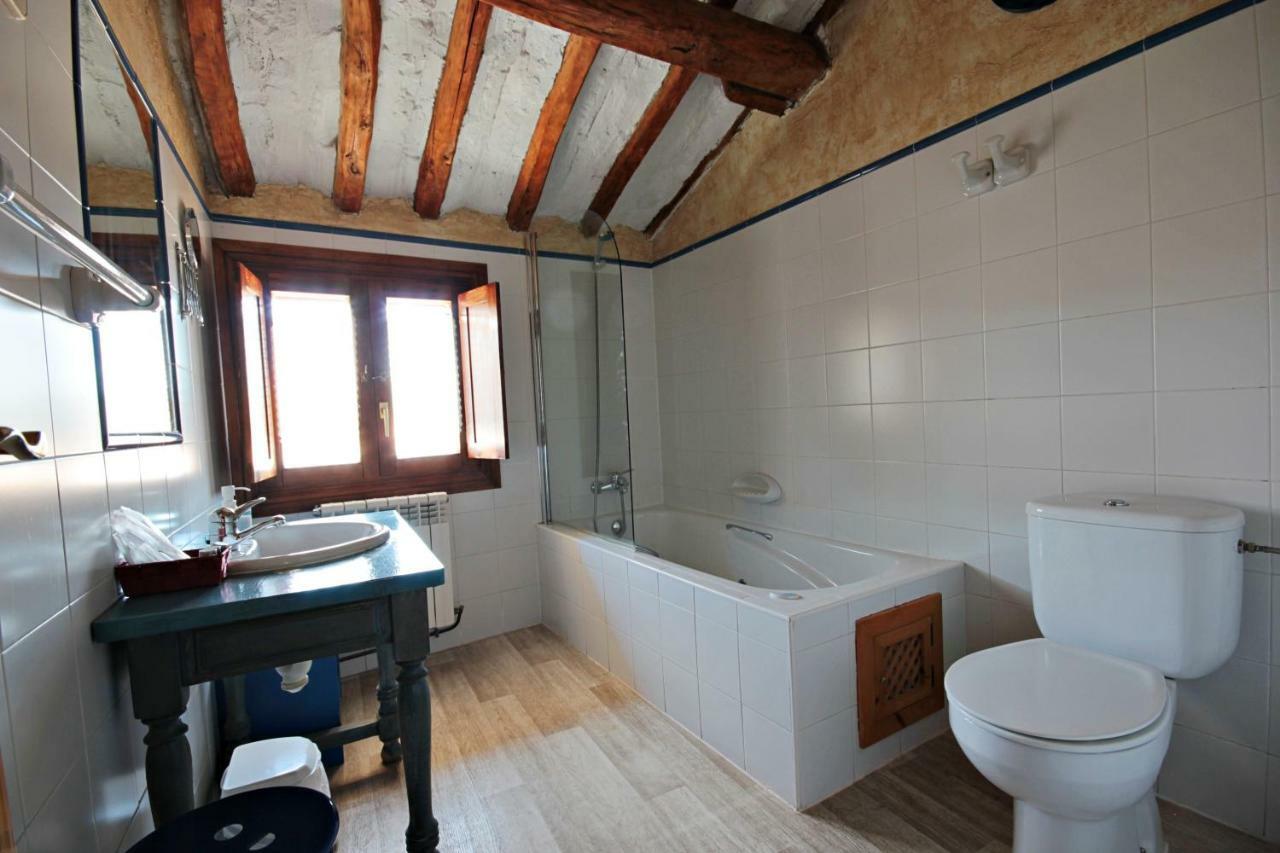 Domitila Rooms Clavijo ภายนอก รูปภาพ