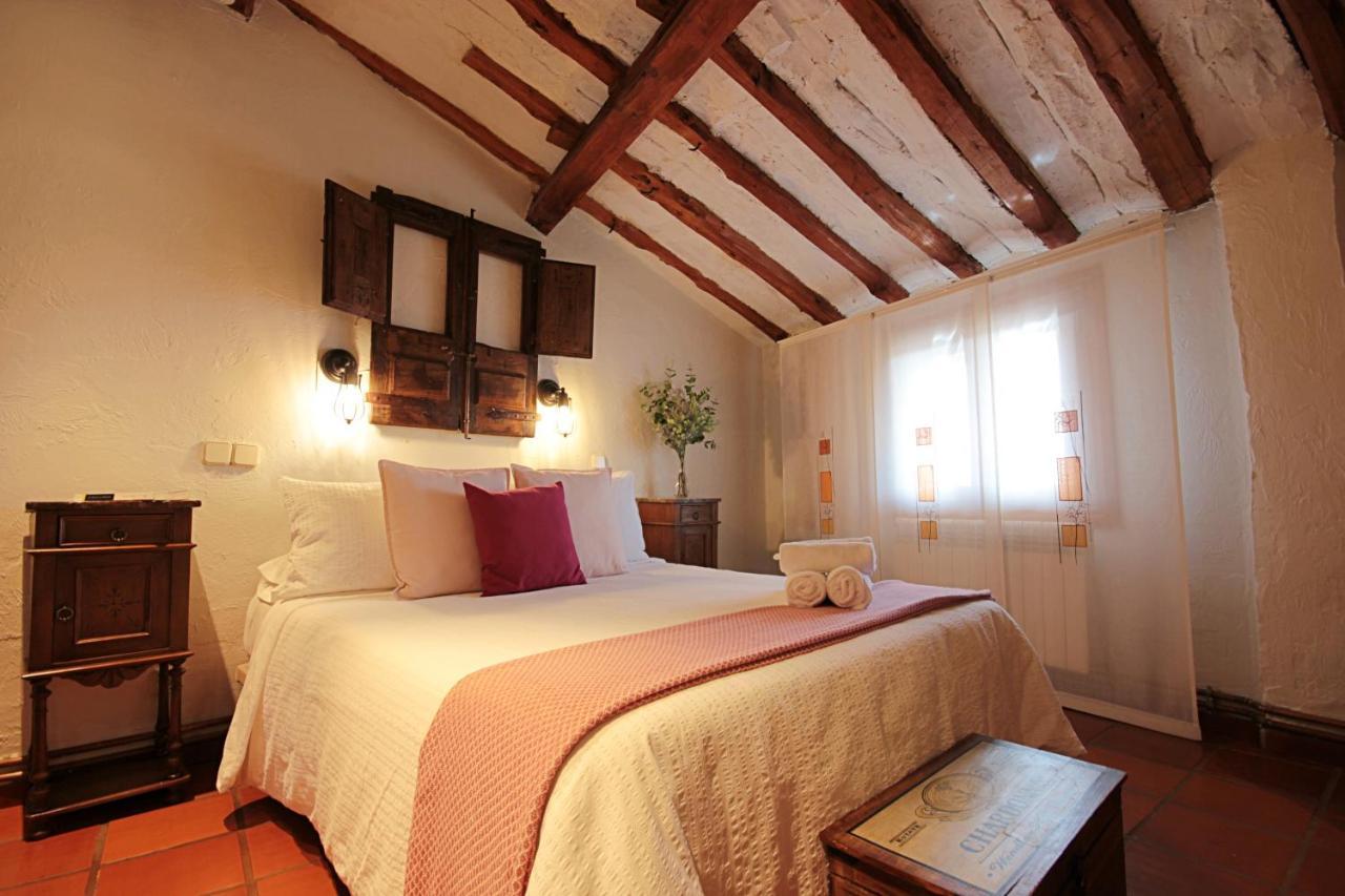 Domitila Rooms Clavijo ภายนอก รูปภาพ